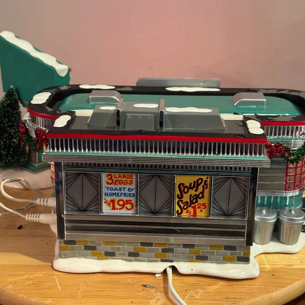 Department 56 Shelly's Diner Snow Village Retro Style 55008 Dept 56 in Box *READ